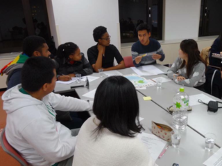 考えようSDGs〜世界の若者が描く未来を実現するには〜 のトップ画像