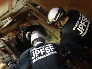 警察・消防官の技術活かし、西日本豪雨被災者の「思い出」救助へ のトップ画像