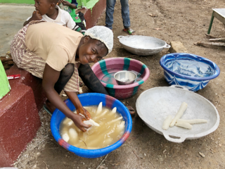 リベリア元子供兵に希望を！キャッサバ農園で自立をめざす！ のトップ画像