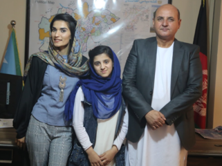 アフガニスタンの耳の聞こえない少女に音をプレゼントしたい のトップ画像