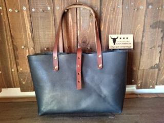 自然の恵みを大切にしたい！ベルト専門店が作るシンプルな牛革鞄 のトップ画像