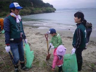 離島の海岸を清掃活動で、漂着ゴミのないキレイな海岸にしたい！