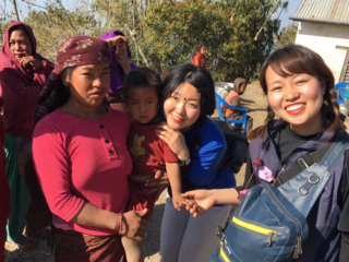 学生がネパール人々のために、バイオガスを設置します のトップ画像