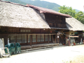 山梨の築175年「民宿 北の勢堂」旧館の茅葺屋根を守りたい。 のトップ画像