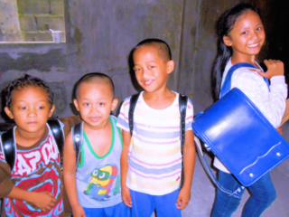 フィリピン ミンダナオ島の子ども達にランドセルを！