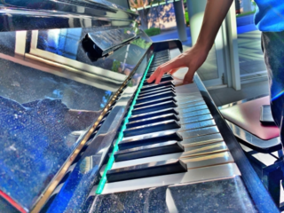 誰もがピアニストに！ショッピングモールにストリートピアノを！ のトップ画像