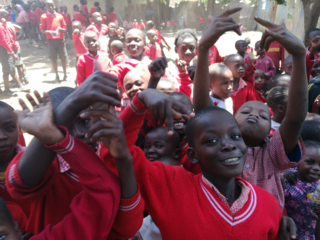 勉強ができる環境を！ケニアの子供たちにパソコンを届けたい！ のトップ画像