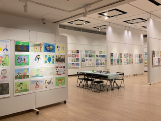 ギャラリーに子どもたちの絵を飾りたい！ のトップ画像