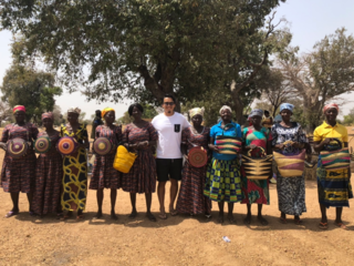 CLOUDYバスケット工場を建設。"TGIF"ガーナの女性に誇りを。 のトップ画像