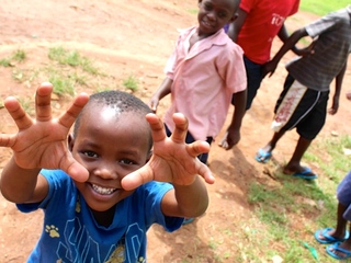ウガンダとハワイの子ども達にクリスマスプレゼントを贈りたい！ のトップ画像
