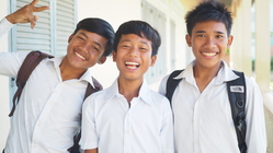 カンボジアで中退した中高生の復学を。日本人学生が応援！