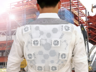 厳しい暑さ快適な温度を保つSmart Cool Jacket のトップ画像