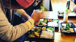 「地域で助け合い生きていく」神戸市東灘区でお弁当の無料配布を のトップ画像