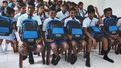 コロナで外出禁止令になったスリランカの子供達に学校教育を のトップ画像