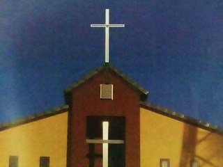 教会の屋根にＬＥＤ付きステンレス十字架で希望の輝きを のトップ画像