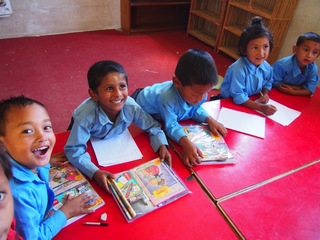 ネパールで被災した子どもたちの学校へ教材を1000セット送ります のトップ画像