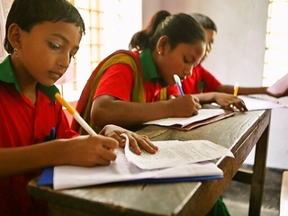 大人だって学びたい！バングラデシュ中州の村に大人の学校を！