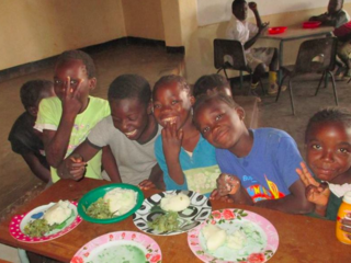 ザンビアの栄養不良で悩む600人の子ども達に栄養教育と給食を！