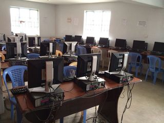 ケニア学生の将来の職をつくるため、IT学校を継続させたい！
