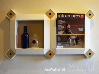 壁を箱にするインテリア家具／ダンウォールシェルフ『waffle』