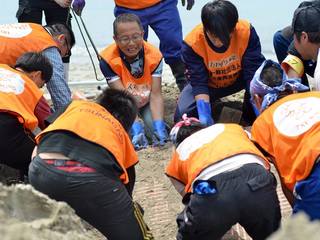 被災した南三陸町長須賀ビーチを復活させ、子供達に裸足で思いっきり遊んでもらいたい！
