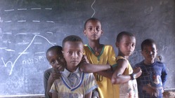 エチオピアの子供達に顕微鏡を見せよう！ のトップ画像