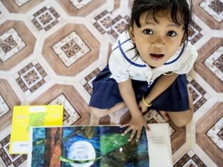 まだ本を知らないアジアの子どもたちへ10万冊の絵本を届けたい！ のトップ画像