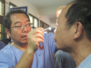 ベトナムの赤ひげ先生の挑戦！無償手術で失明する人を救いたい のトップ画像