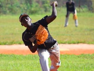 ウガンダの少年が野球留学！日本で野球と自分を成長させる体験を
