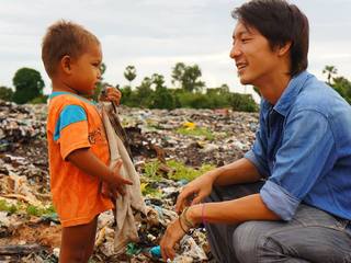バナナペーパーでカンボジアのゴミ山で働く100人に働ける場所を