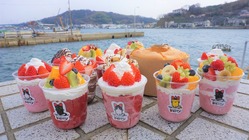 イチゴの濃厚スムージーパフェを全国に届けれるようにしたい。 のトップ画像