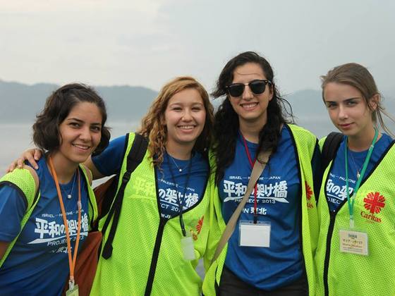 イスラエル・パレスチナと日本の若者が被災地でボランティア！