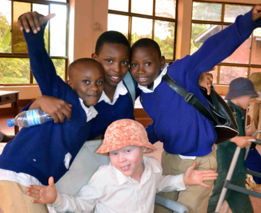 アルビノ 盲目 孤児の子どもたちのため家をタンザニアに建設 新城晋一郎 18 05 31 公開 クラウドファンディング Readyfor