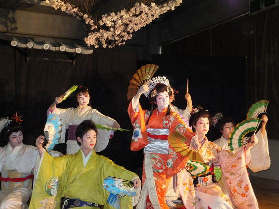 女歌舞伎 西東京で福祉ボランティア公演をして高齢者を支援する さとう しょう 15 03 16 公開 クラウドファンディング Readyfor