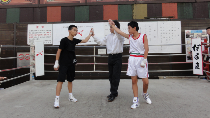 大阪市中央区の道頓堀川沿いでいじめ撲滅ボクシング大会を開催したい。
