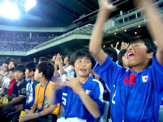 サッカー選手を目指す福島の子どもたちを日本代表戦へ招待したい