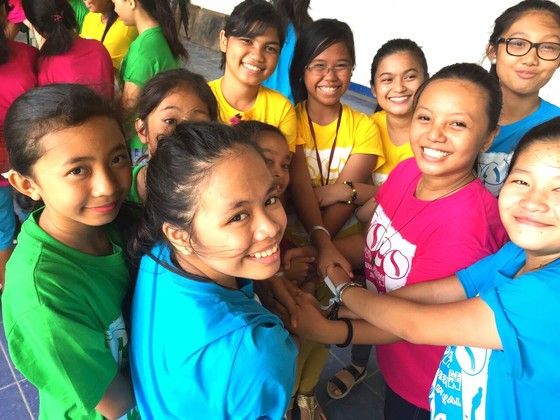 フィリピンの子ども達にもっと楽器を！小学校集結の音楽祭開催