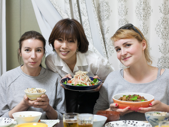 世界中の旅人と食卓を囲む Home Visit 活性化プロジェクト 楠めぐみ Npo法人nagomi Visit 代表 16 06 29 公開 クラウドファンディング Readyfor レディーフォー