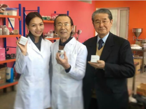 A17c9aaa61e80a1bf71d0d850af4e5baa9800bbd