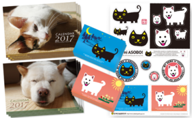 寄付つきカレンダーわんこ」「にゃんこ」3セット＆オリジナルポストカード2種各3枚にマルチシールシート1枚