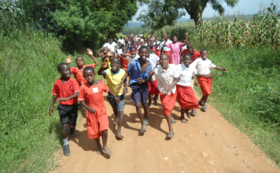 ウガンダの子どもたちからのメッセージカード