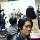 こま つしん すけ